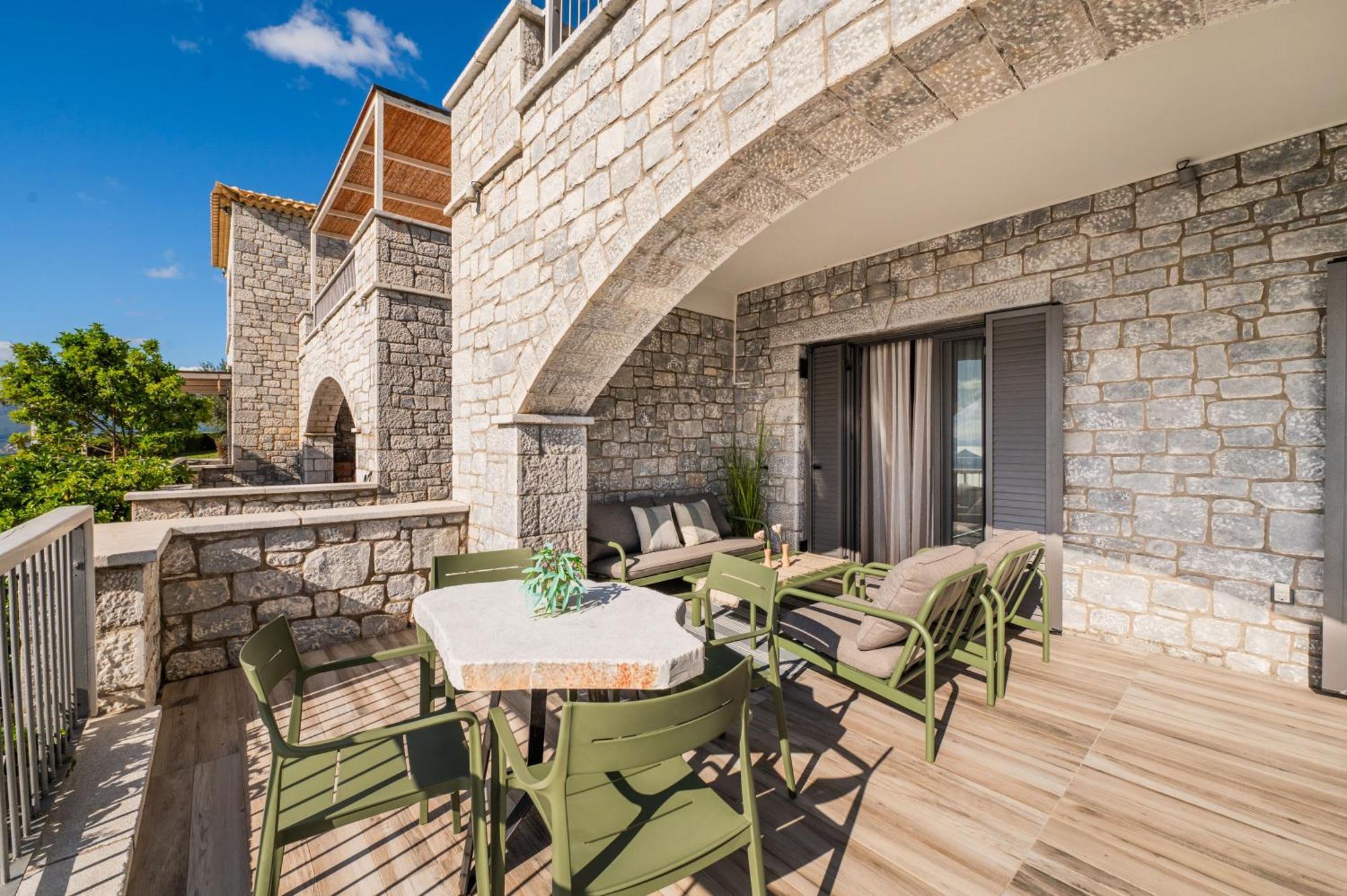 Petra Thea Apartment Kalamata Exterior photo