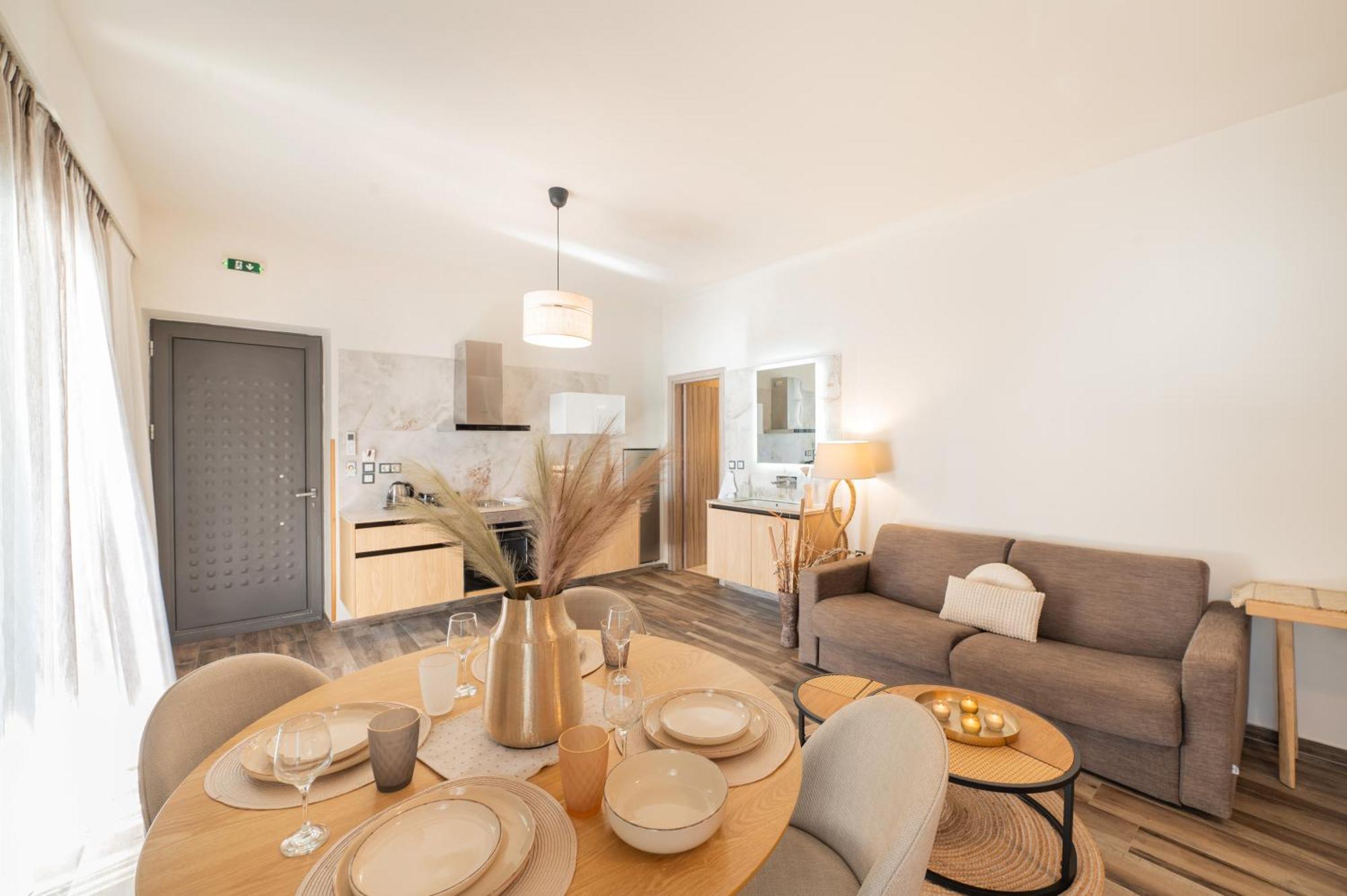 Petra Thea Apartment Kalamata Exterior photo
